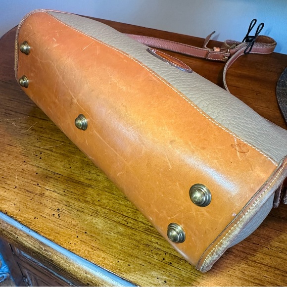 🛍️🛍️ AUTHENTIC DOONEY & BOURKE TOUPE / BROWN CROSSBODY BAG 🩷 💼 GOOD COND - Picture 6 of 11